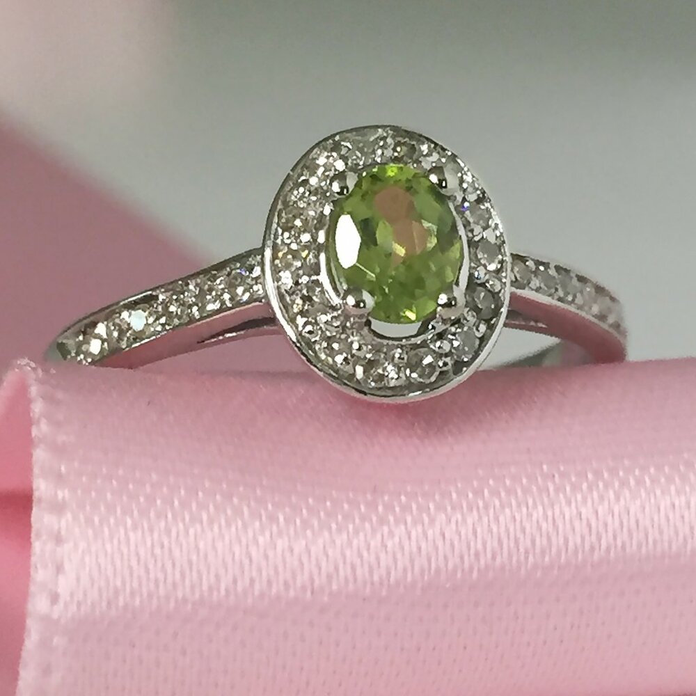 10K White Gold Natural Peridot Gemstone Ring with Real Diamonds Size 5.25